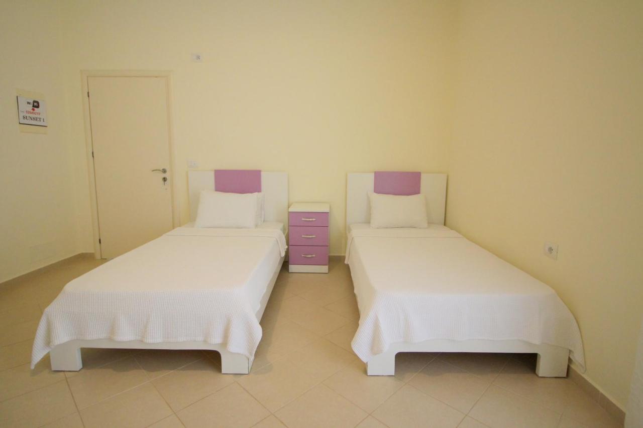 Sunset Apartments Berdenesh Sarandë 外观 照片